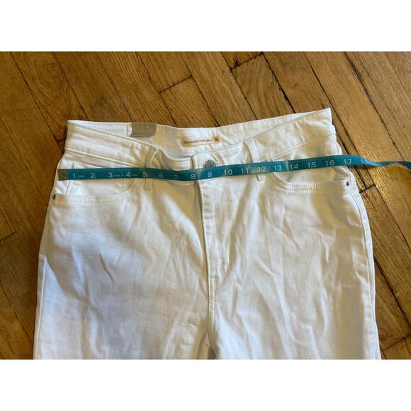 NWT Levis 721 High Rise White Skinny Jeans Size 32 - Picture 3 of 8